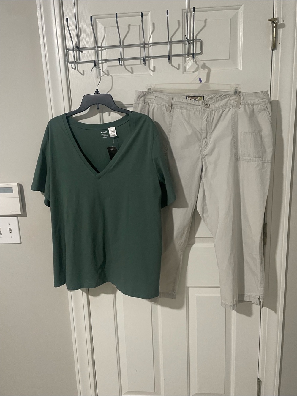 Green V-Neck Top - Short Sleeve